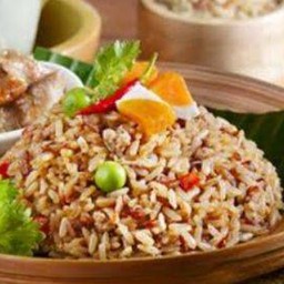 ข้าวผัดน้ำพริกลงเรือ