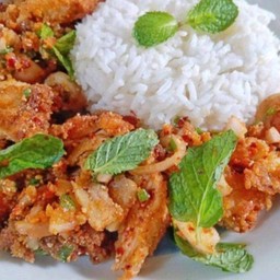 ข้าวยำไก่แซ่บ