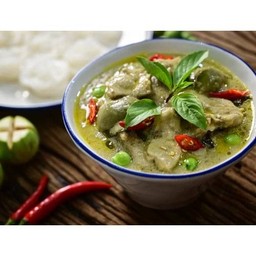 ขนมจีนแกงเขียวหวานลูกชิ้นปลากราย