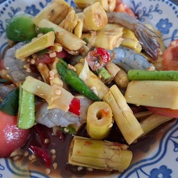 ตำหน่อไม้กะปิกุ้งสดปลาร้า