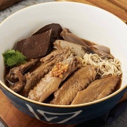 ก๋วยเตี๋ยวปีกเป็ดตุ๋น