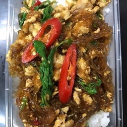 กระเพราหมูสับวุ้นเส้น 2 กล่อง