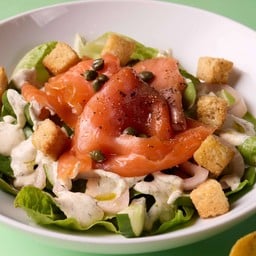 สลัดแซลมอนรมควัน