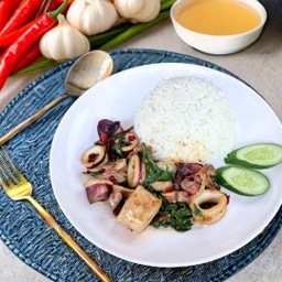 กะเพราปลาหมึก