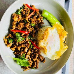 ผัดพริกเผาหมูสับ+ไข่ดาว