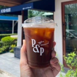 Pour & Plate coffee and brunch สัมมากร