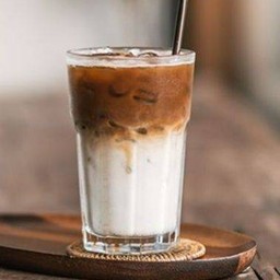 ลาเต้มะพร้าวนมสดพรีเมี่ยม