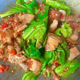 ข้าว (แขนงหมูกรอบ)