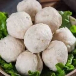 [อร่อยซ่ากับโค้ก] ลูกชิ้นหมูยิ้มลวก +  โค้ก ออริจินัล (กระป๋อง)