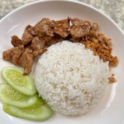 นิ่ม กระเทียมหอม by เอียงชาม