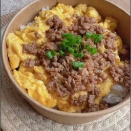 ไข่ข้นหมูสับราดข้าว