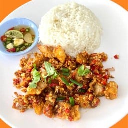 ครัวหลงยุค อาหารตามสั่ง-กระเพราโบราณ ครัวหลงยุค ซ.เพชรเกษม 81