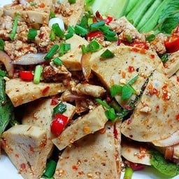 ร้านอาหารอิสานยำไทญ้อ1(เจ้าเก่าอยู่ข้างติดเทศบาลติดร้านขายของชำ)