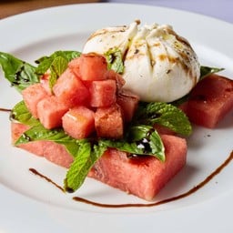 ชีสบูราต้ากับแตงโม