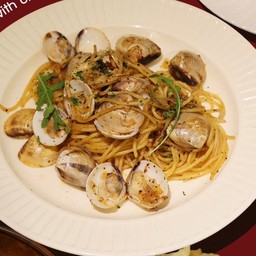 สปาเก็ตตี้หอยตลับการ์ลิคบัตเตอร์