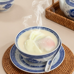 ไข่ต้มนมสด 鲜奶炖蛋Boiled Egg in Fresh Milk