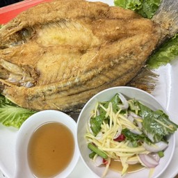ปลากะพงทอดน้ำปลา