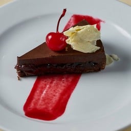 ทาร์ตเชอร์รี่และดาร์คช็อคโกแลต