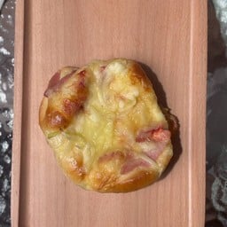 Ham cheese & onion bun