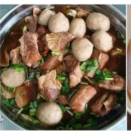 เกาเหลาหมูตุ๋นลูกชิ้นหมู