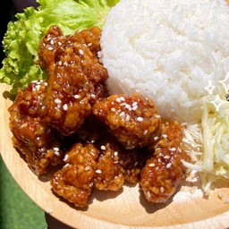 ข้าวไก่กรอบซอสเกาหลี