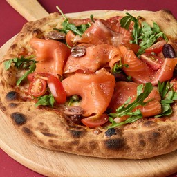 พิซซ่าแซลมอนรมควัน