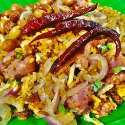 ป.ข้าวทอดยำแหนม สาขาวัดกู้ ตลาดวัดกู้