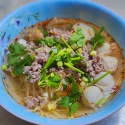 หอเจี๊ยะ นายง้วน คลองตัน