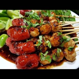 ลูกชิ้นรวมชุดละ