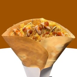 เครปหมูสับใส้กรอกมอซเซเรล่าชีส