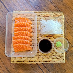 แซลมอน 100 กรัม