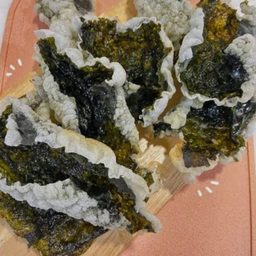 Deep fried seaweedสาหร่ายทอด