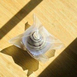 ขนมเปี๊ยะโบราณเผือกไข่เค็มลาวา Signature