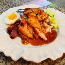 ข้าวหมูแดงหมูกรอบเจ๊สุ