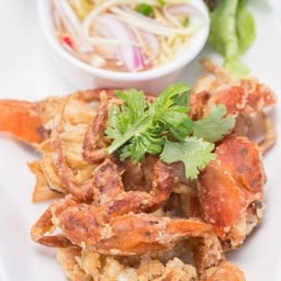 ปูนิ่มกรอบราดซอสน้ำปลา+ยำมะม่วง