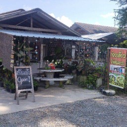 ก๋วยเตี๋ยวไก่ตุ๋นมะระ by จันทร์เจ้า