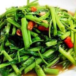 ผัดผักบุ้งไฟแดงเจ