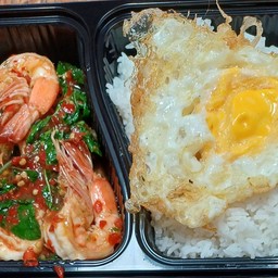 ข้าวกระเพรากุ้ง