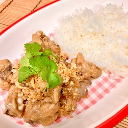 ข้าวไก่กระเทียมพริกไทย