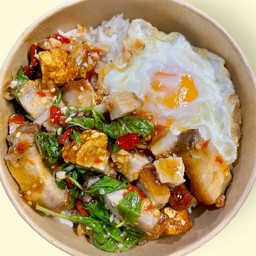 ข้าวกะเพราหมูกรอบ