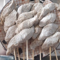 น้องจีนลูกชิ้นทอด