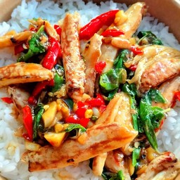 ข้าวราดกะเพราปู