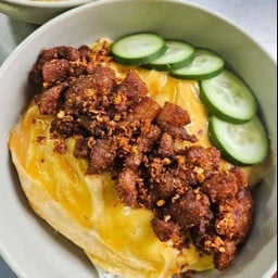 ใหม่! ข้าวไข่ข้น + สามชั้นทอดหม่าล่า