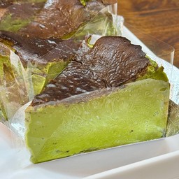 New Yame Matcha Cheese Cake มัทฉะเข้ม ครีมมี่ ชิ้นใหญ่กว่าเดิม