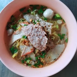 เจ๊ศรี บะหมี่เกี๊ยวก๋วยเตี๋ยวต้มยำหน้าร้านซุ้ย1(ตลาดวัดโพธิ์)