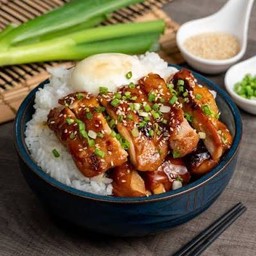 ข้าวหน้าไก่เทอริยากิ ( Teriyaki Chicken Don) 照り焼きチキン丼