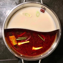 น้ำซุปกระดูกหมูเข้มข้น