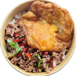ข้าวกระเพราเนื้อสับพริกแห้ง+ไข่ดาวสุกกรอบ