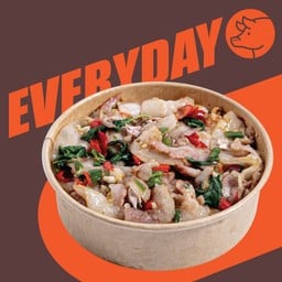 ข้าวหน้าผัดกะเพราเบคอนรมควัน