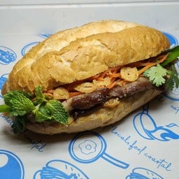 บั๋นหมี่หมูย่างตะไคร้่ Pork Lemongrass เวียดนามแซนวิส